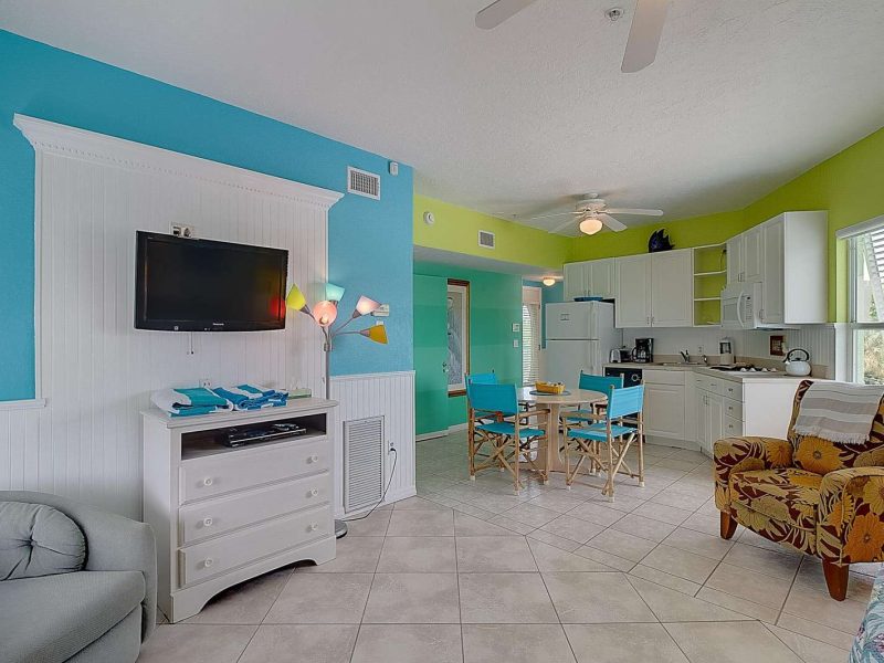 Studio #6 - Sunset Royale