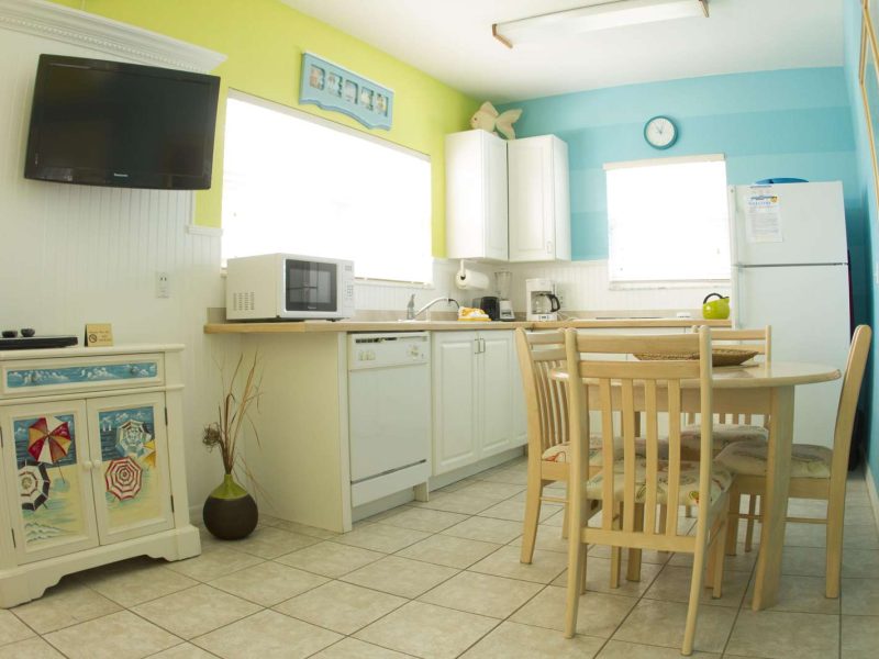 One-bedroom #4 - Sunset Royale