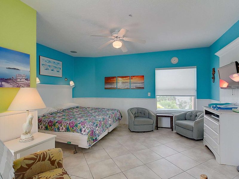 Studio #6 - Sunset Royale