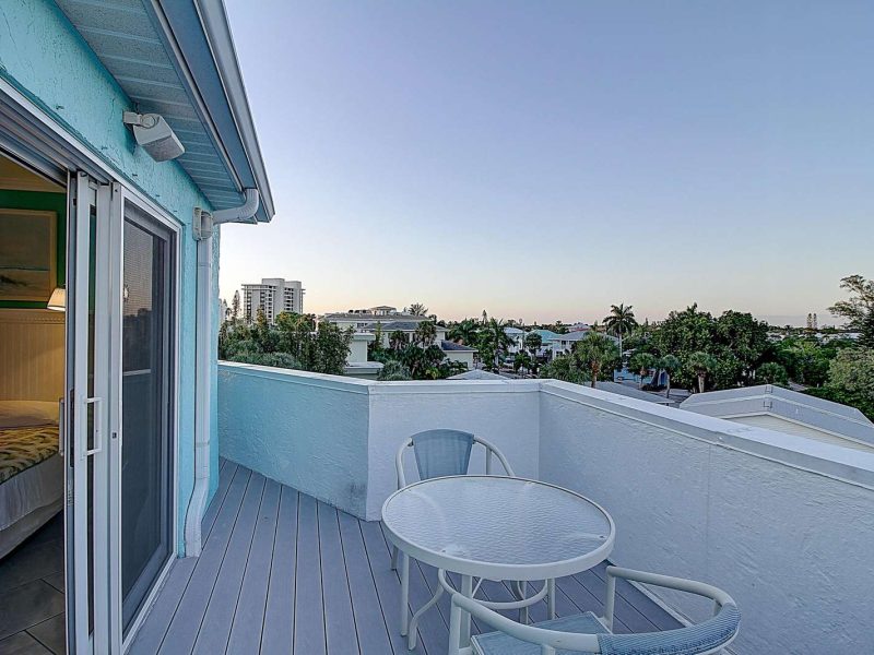 Penthouse studio suite #7 - Sunset Royale